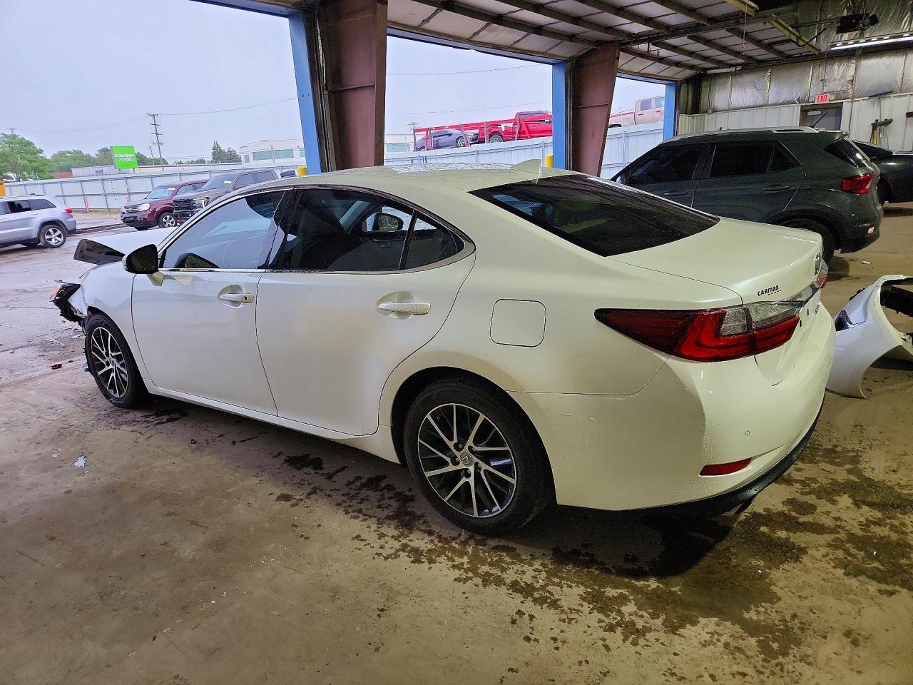 2016 LEXUS ES 350 — снимка 2