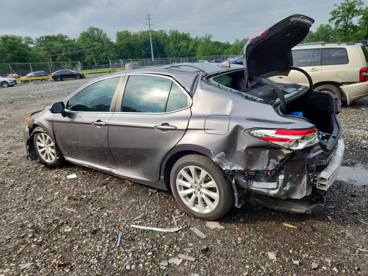 2020 TOYOTA CAMRY LE — снимка 2