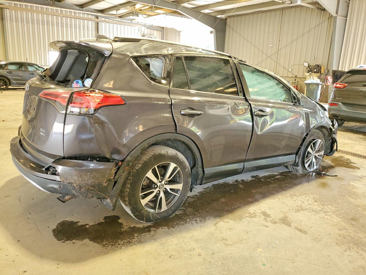 2018 TOYOTA RAV4 XLE — снимка 3