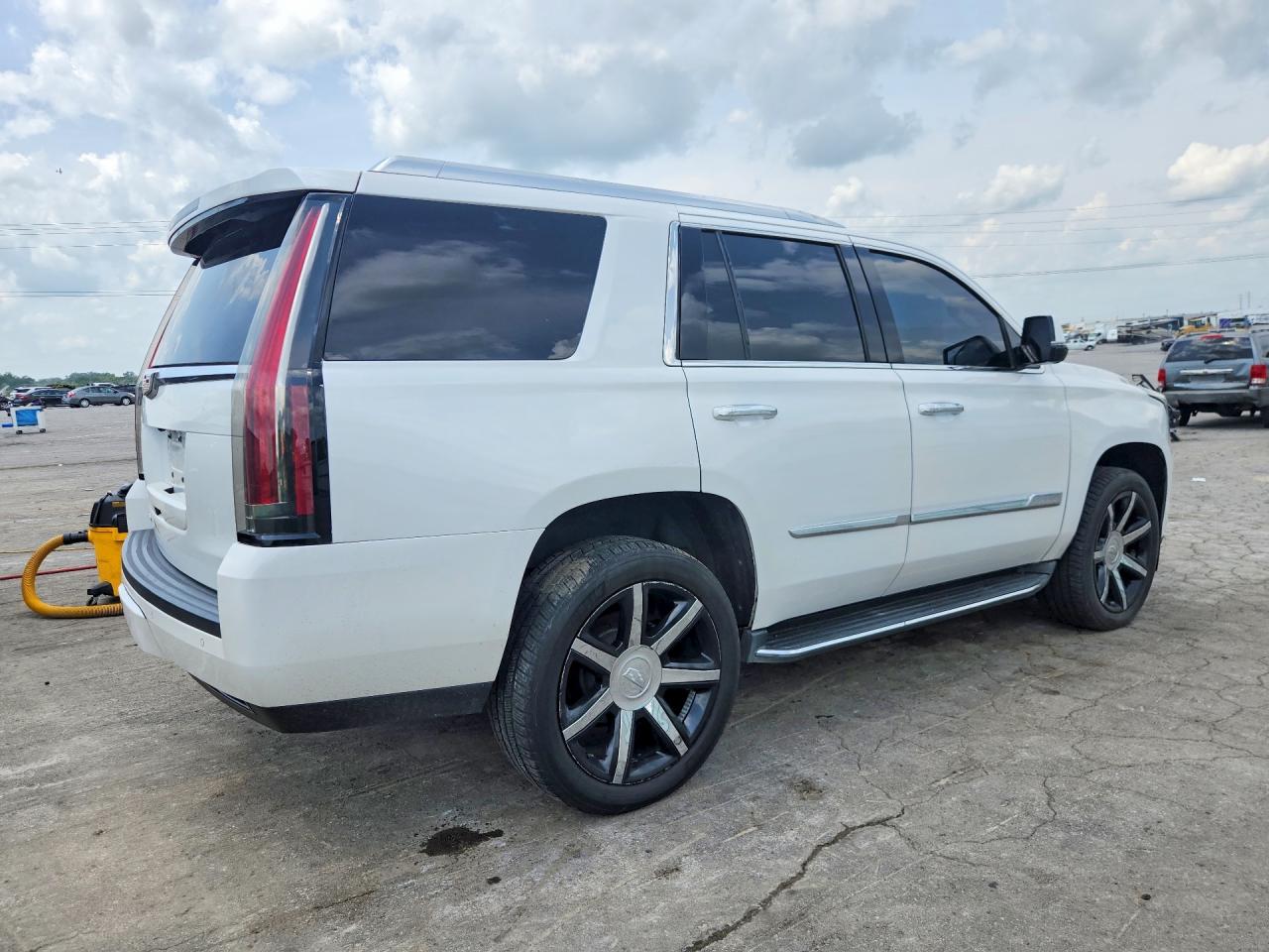 2016 CADILLAC ESCALADE LUXURY — снимка 3