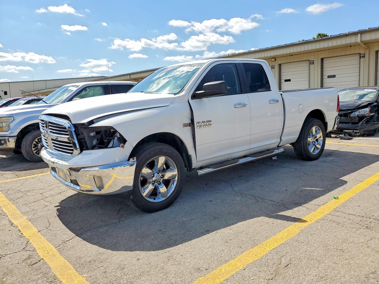 2016 RAM 1500 SLT