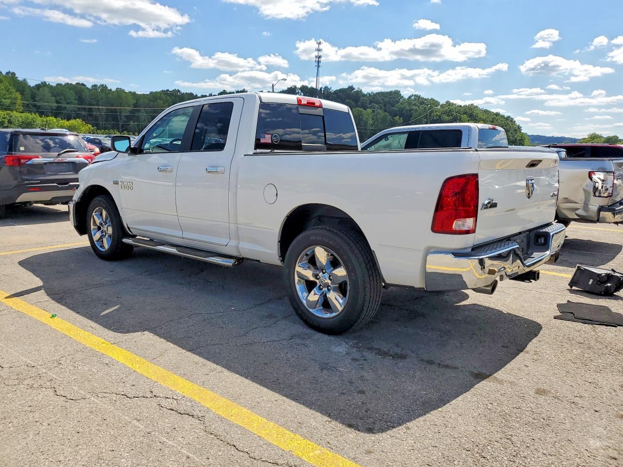 2016 RAM 1500 SLT — снимка 2