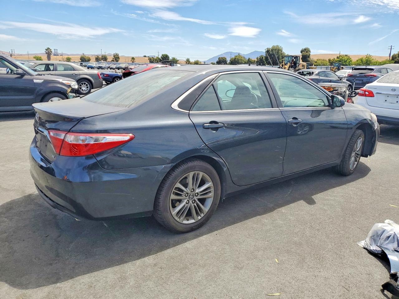 2017 TOYOTA CAMRY SE — снимка 3