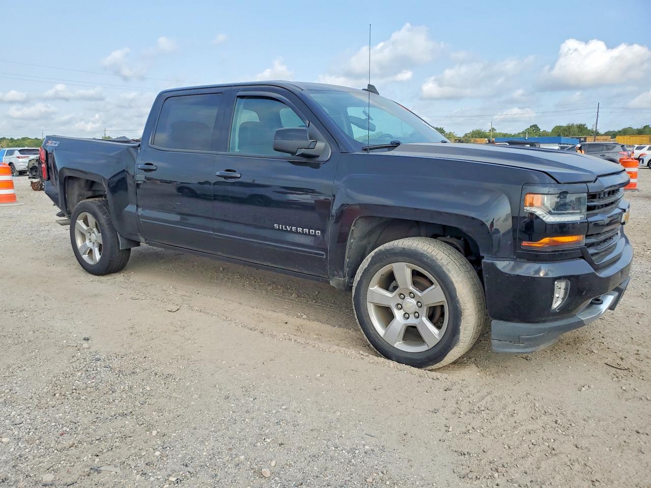 2017 CHEVROLET SILVERADO K1500 LT — снимка 4