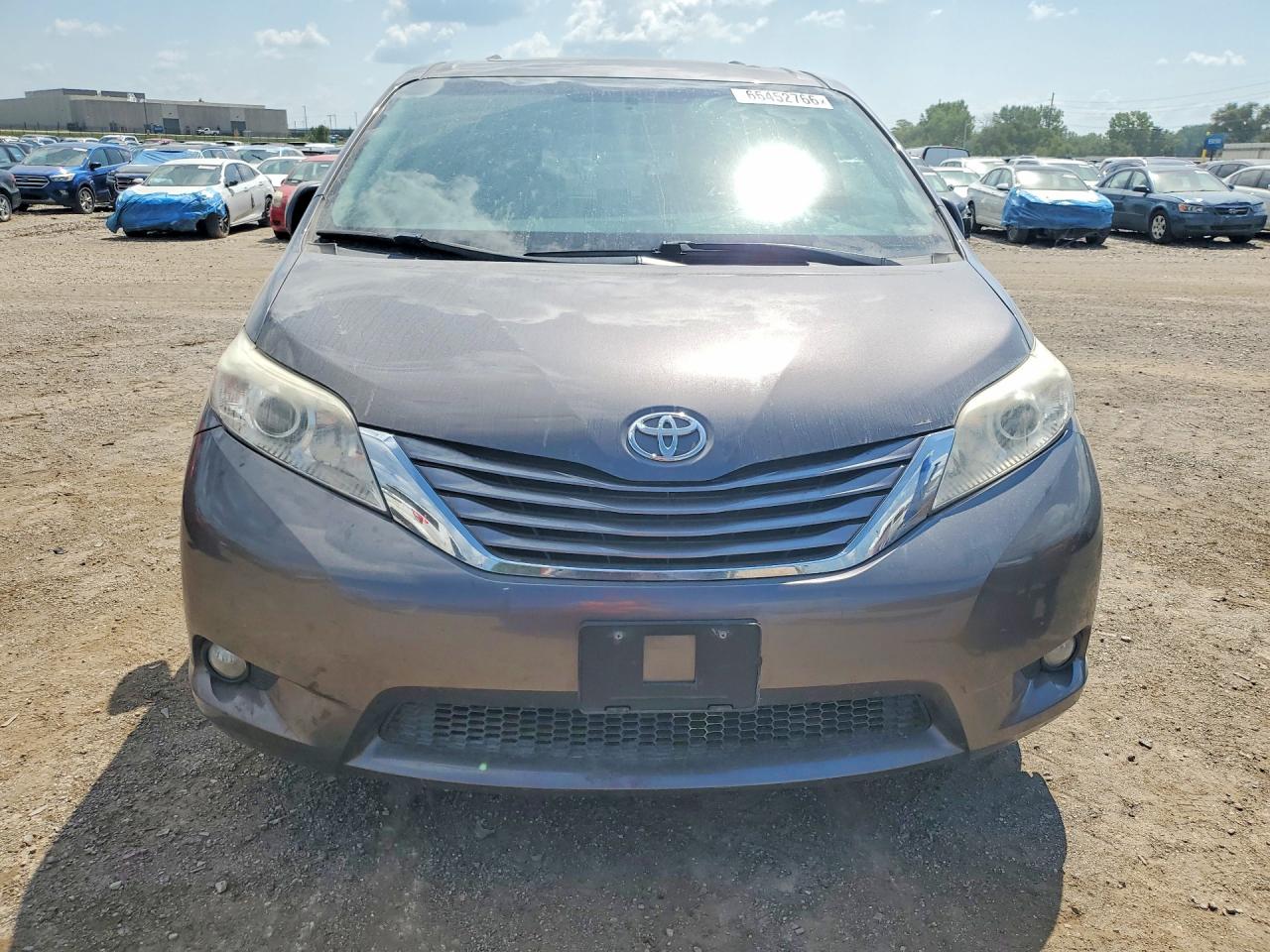 2017 TOYOTA SIENNA XLE PREMIUM 8-PASSENGER — снимка 5