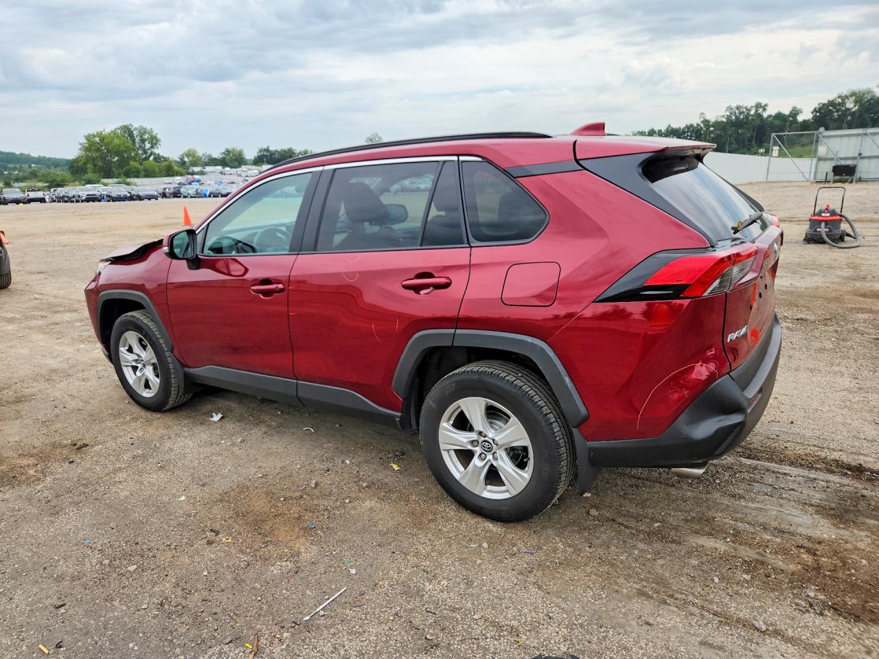 2020 TOYOTA RAV4 XLE — снимка 2