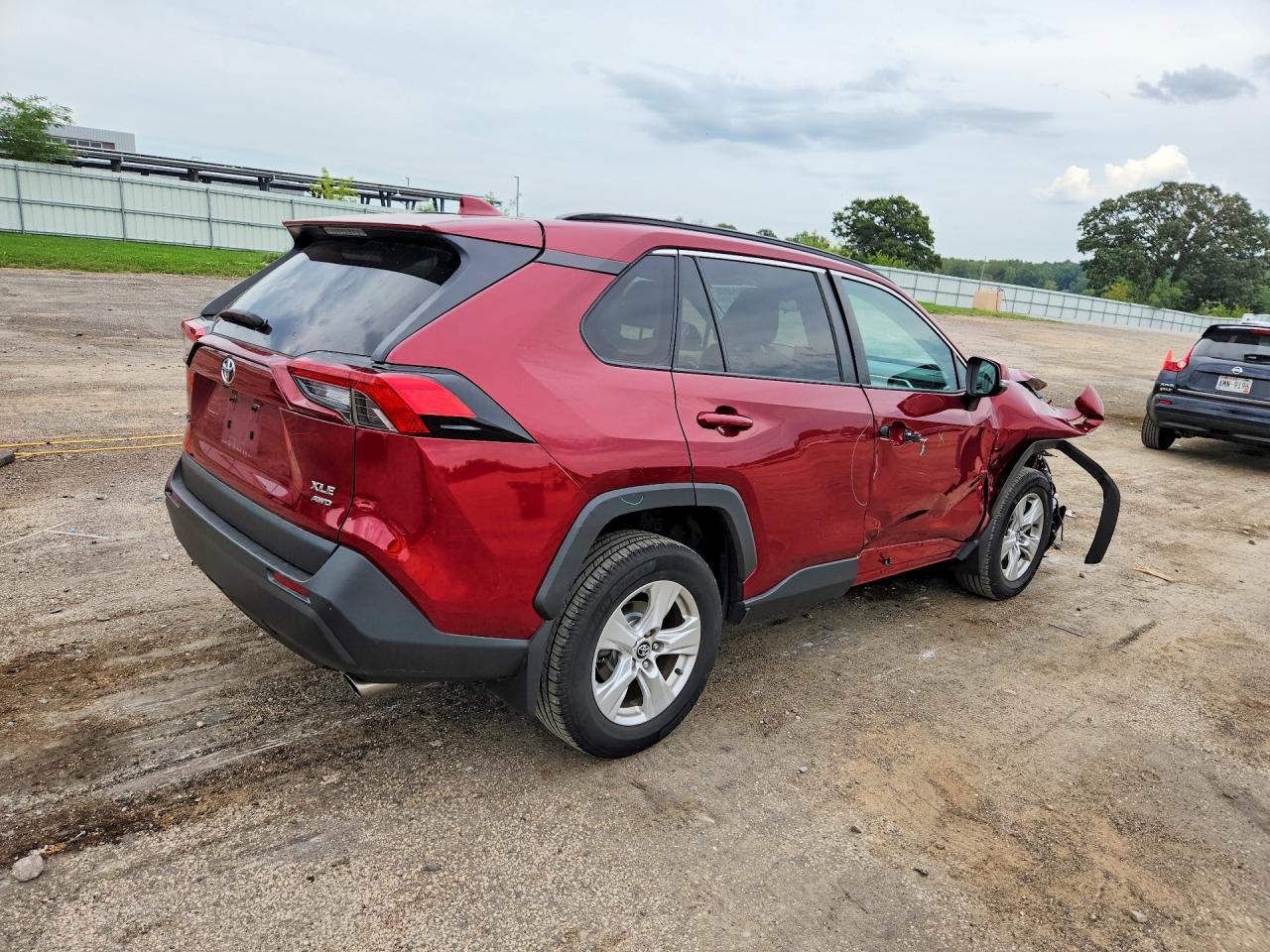 2020 TOYOTA RAV4 XLE — снимка 3
