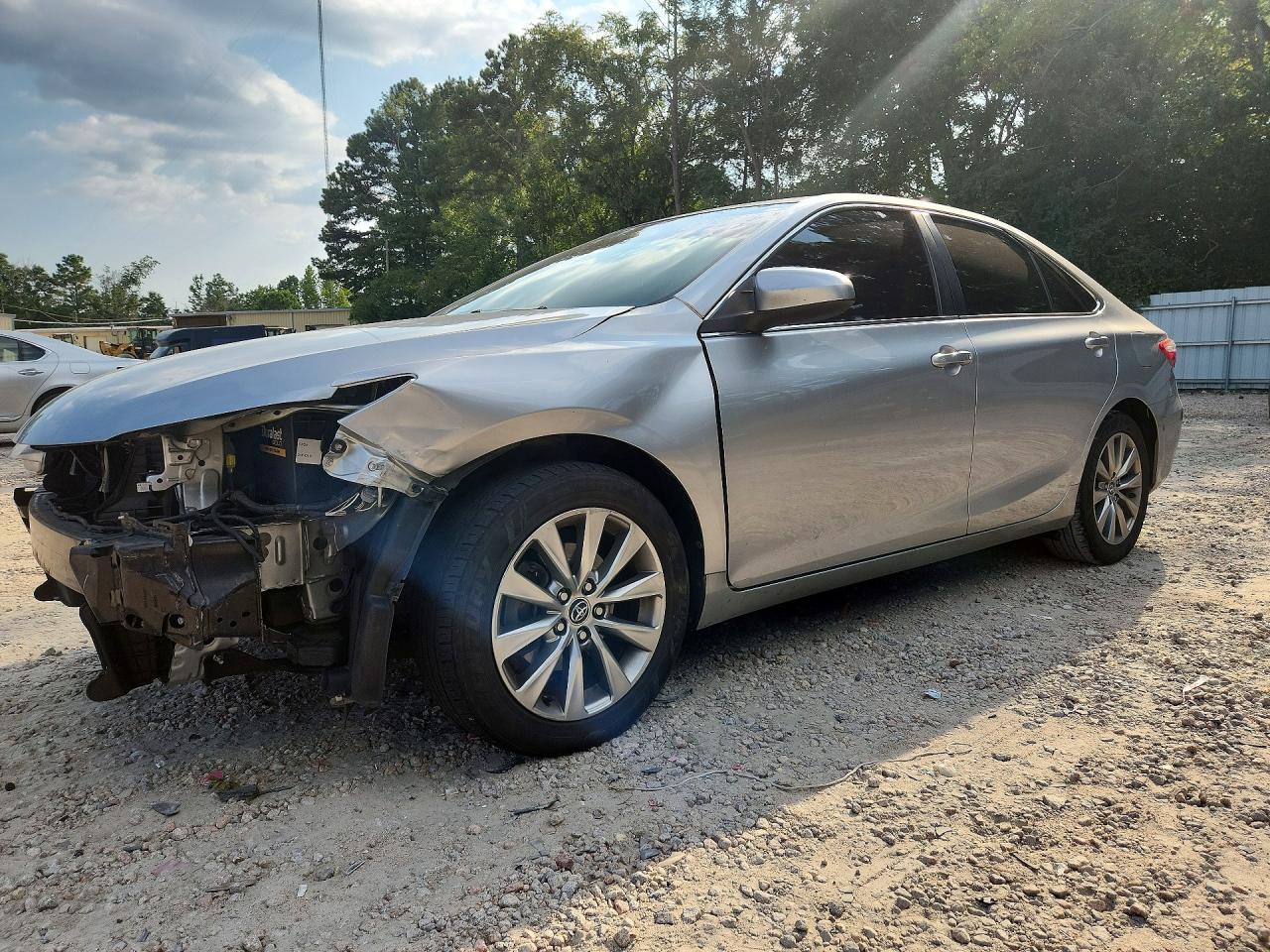 2015 TOYOTA CAMRY XLE