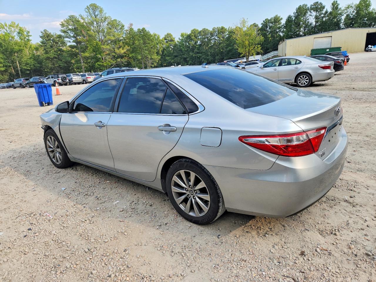 2015 TOYOTA CAMRY XLE — снимка 2