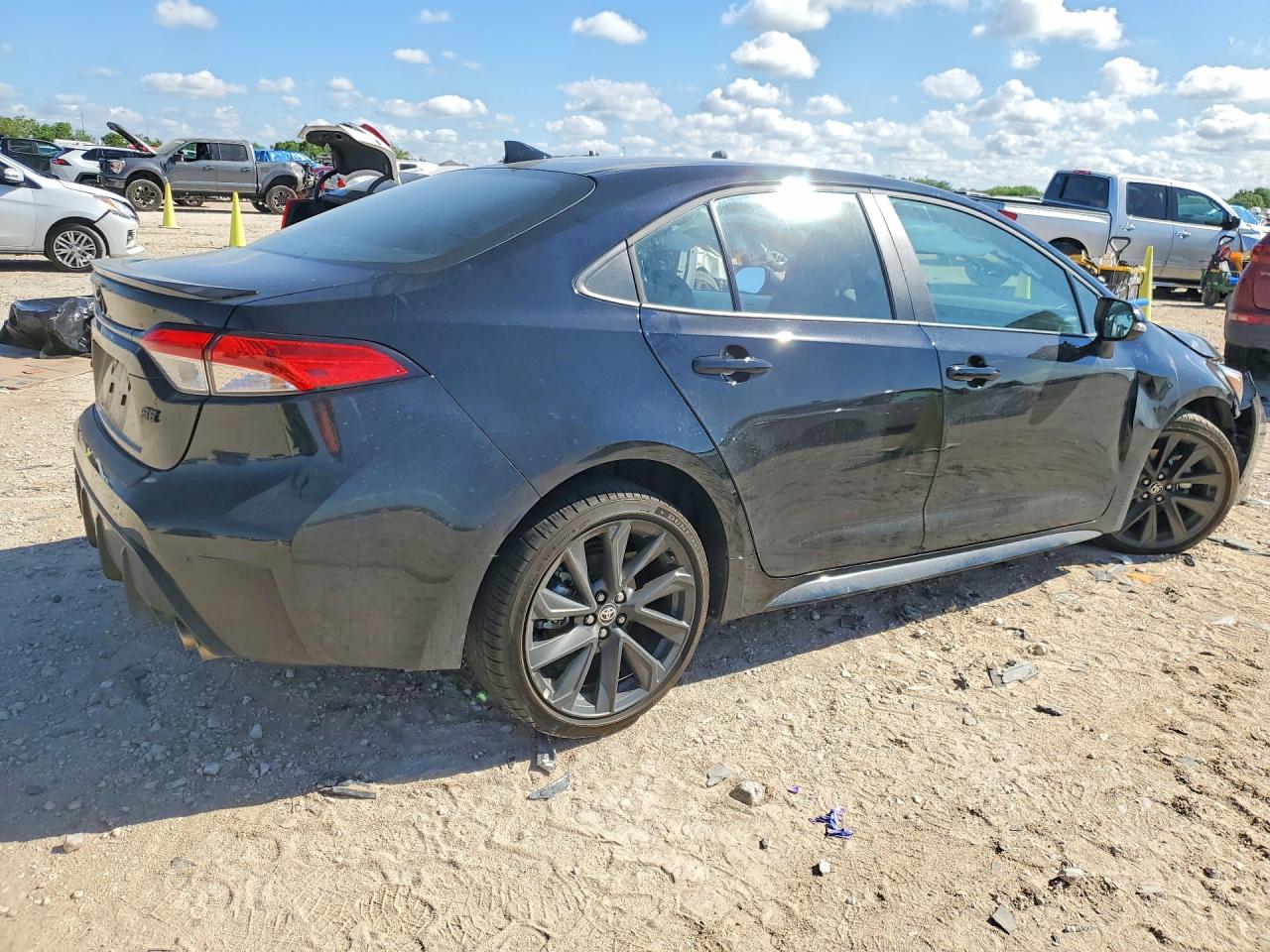 2026 TOYOTA COROLLA SE — снимка 3