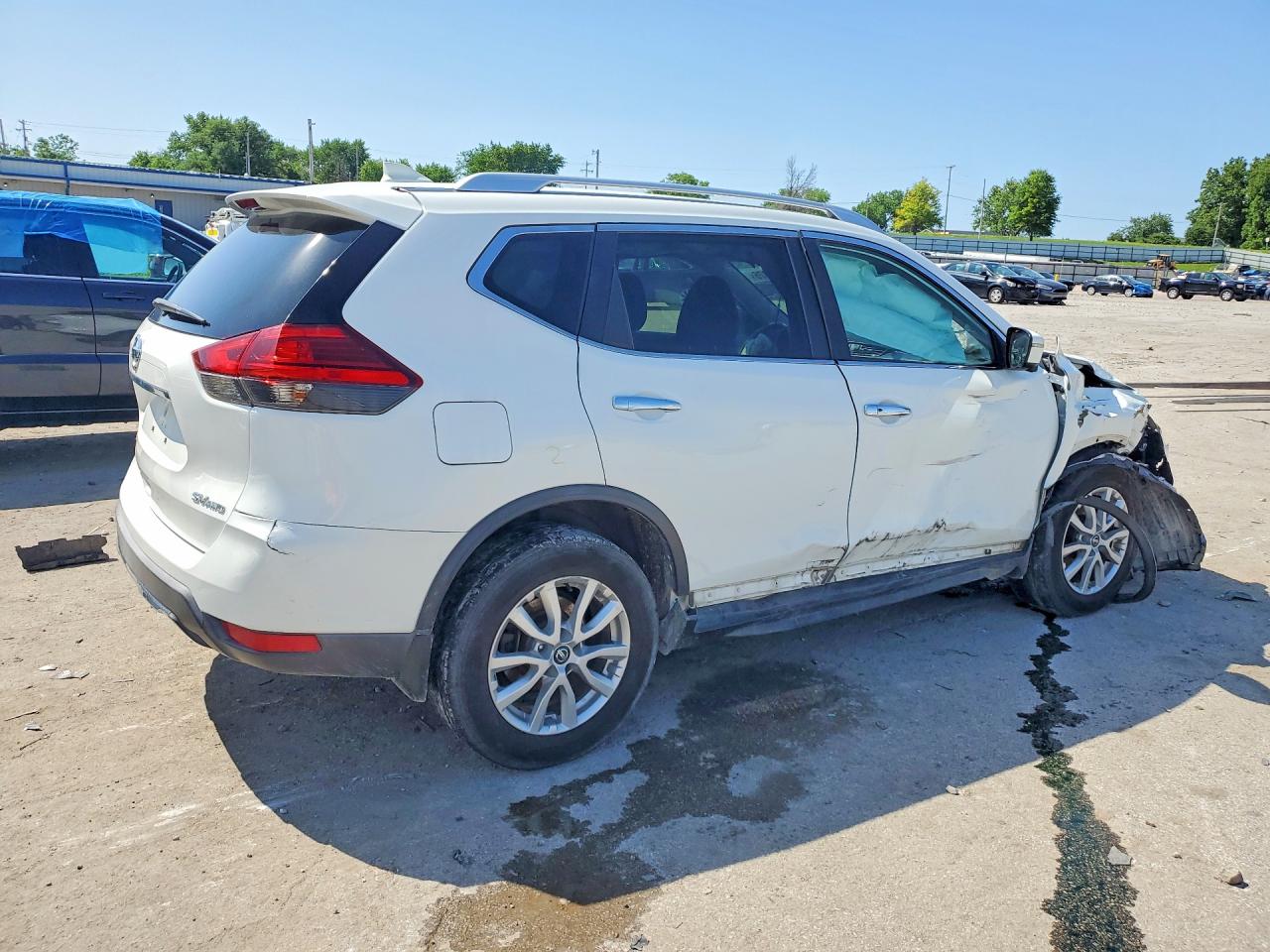 2017 NISSAN ROGUE SV — снимка 3