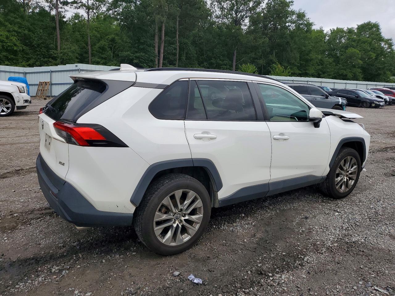 2019 TOYOTA RAV4 XLE PREMIUM — снимка 3