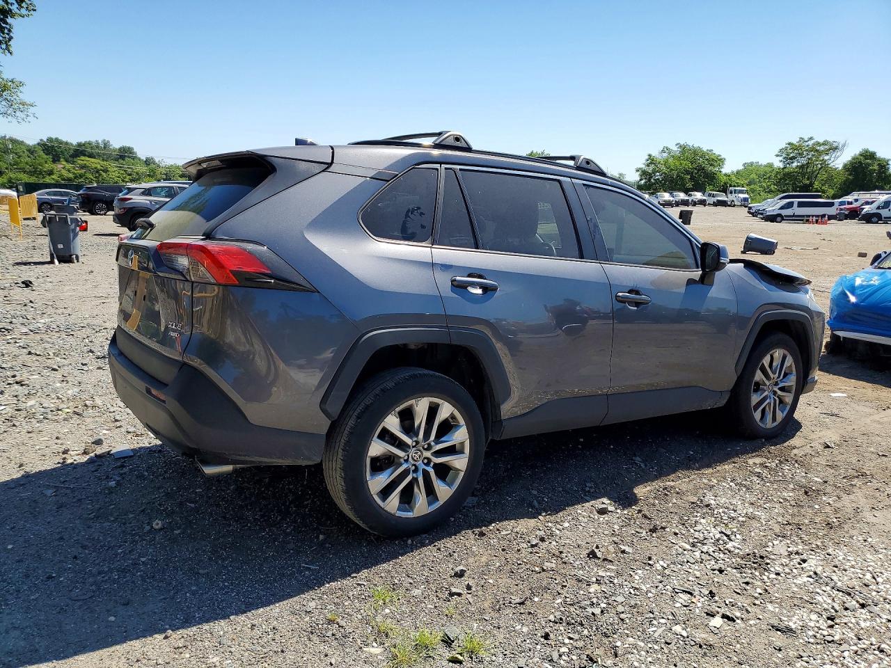 2021 TOYOTA RAV4 XLE PREMIUM — снимка 3