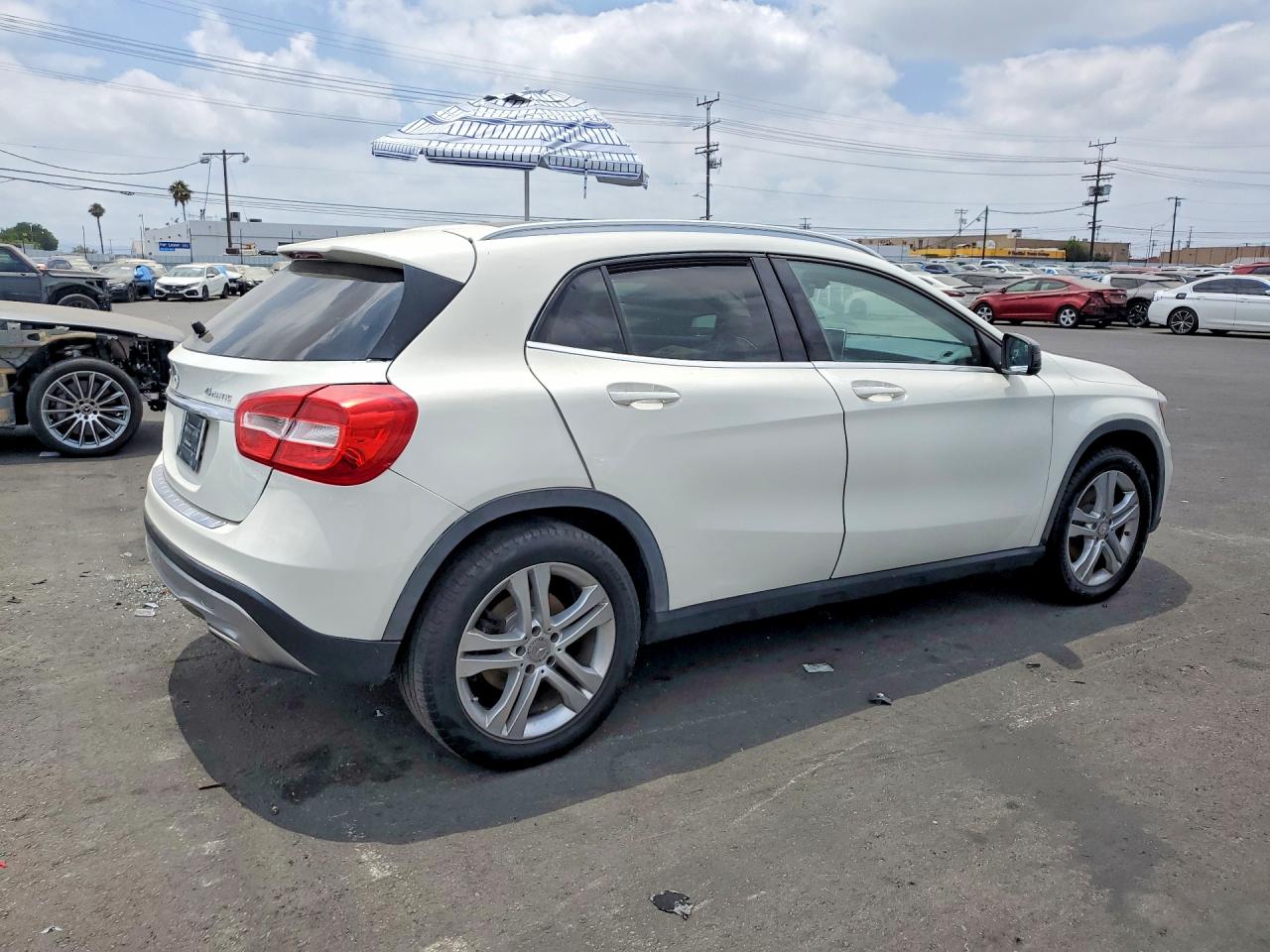 2016 MERCEDES-BENZ GLA 250 4MATIC — снимка 3