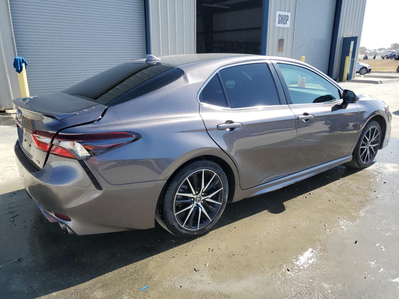 2024 TOYOTA CAMRY SE NIGHT SHADE — снимка 3