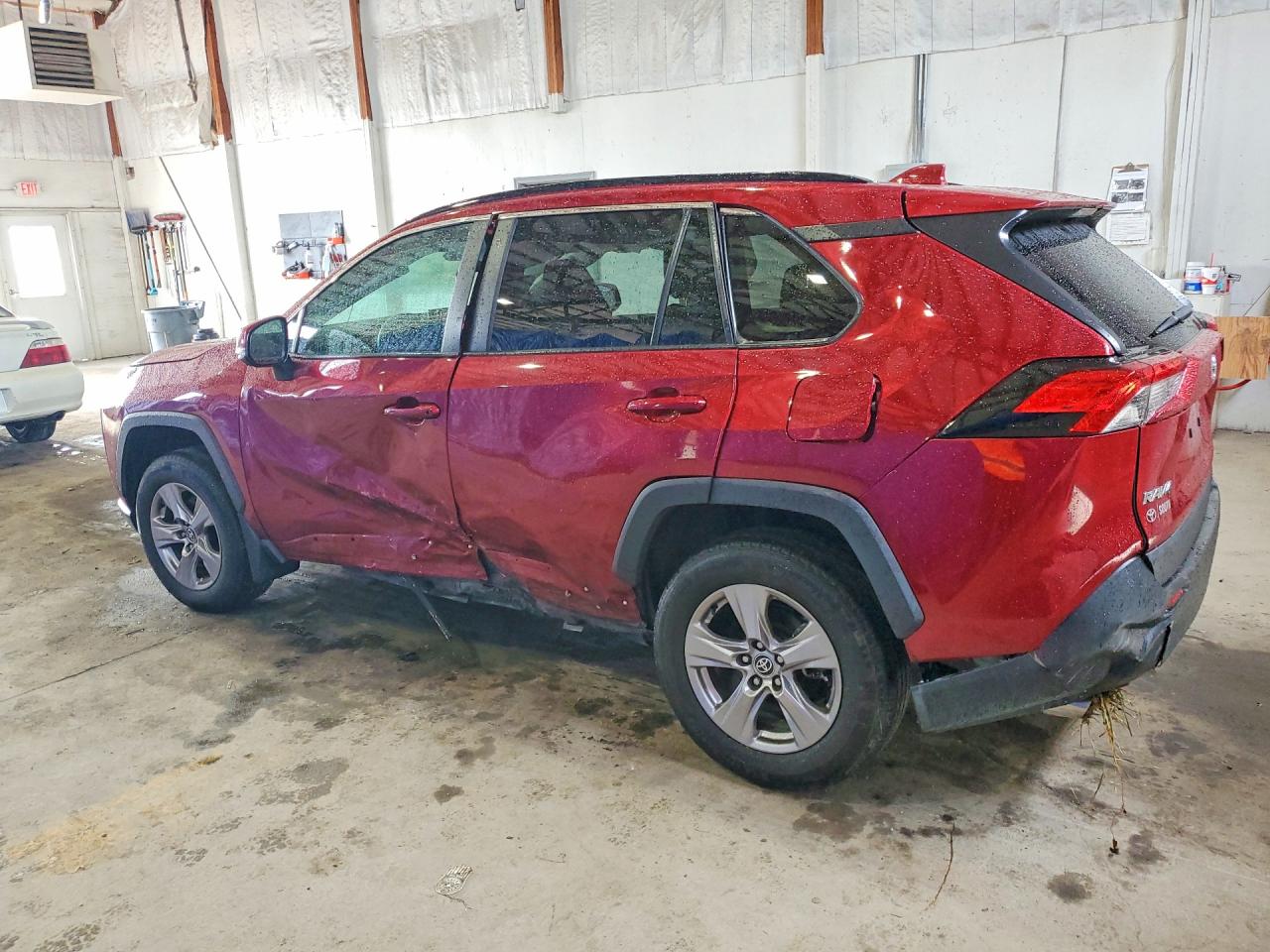 2022 TOYOTA RAV4 XLE — снимка 2