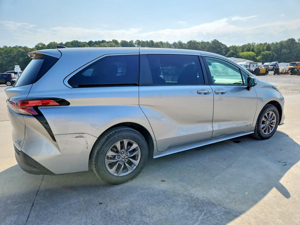 2021 TOYOTA SIENNA LE — снимка 3