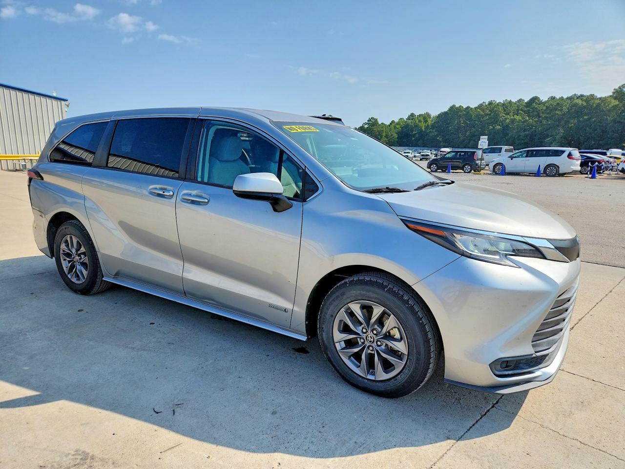 2021 TOYOTA SIENNA LE — снимка 4