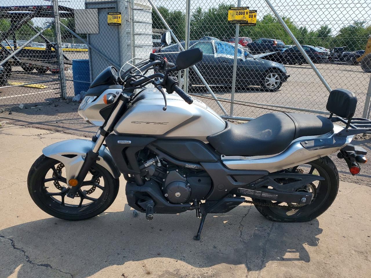 2015 HONDA CTX700 N — снимка 3