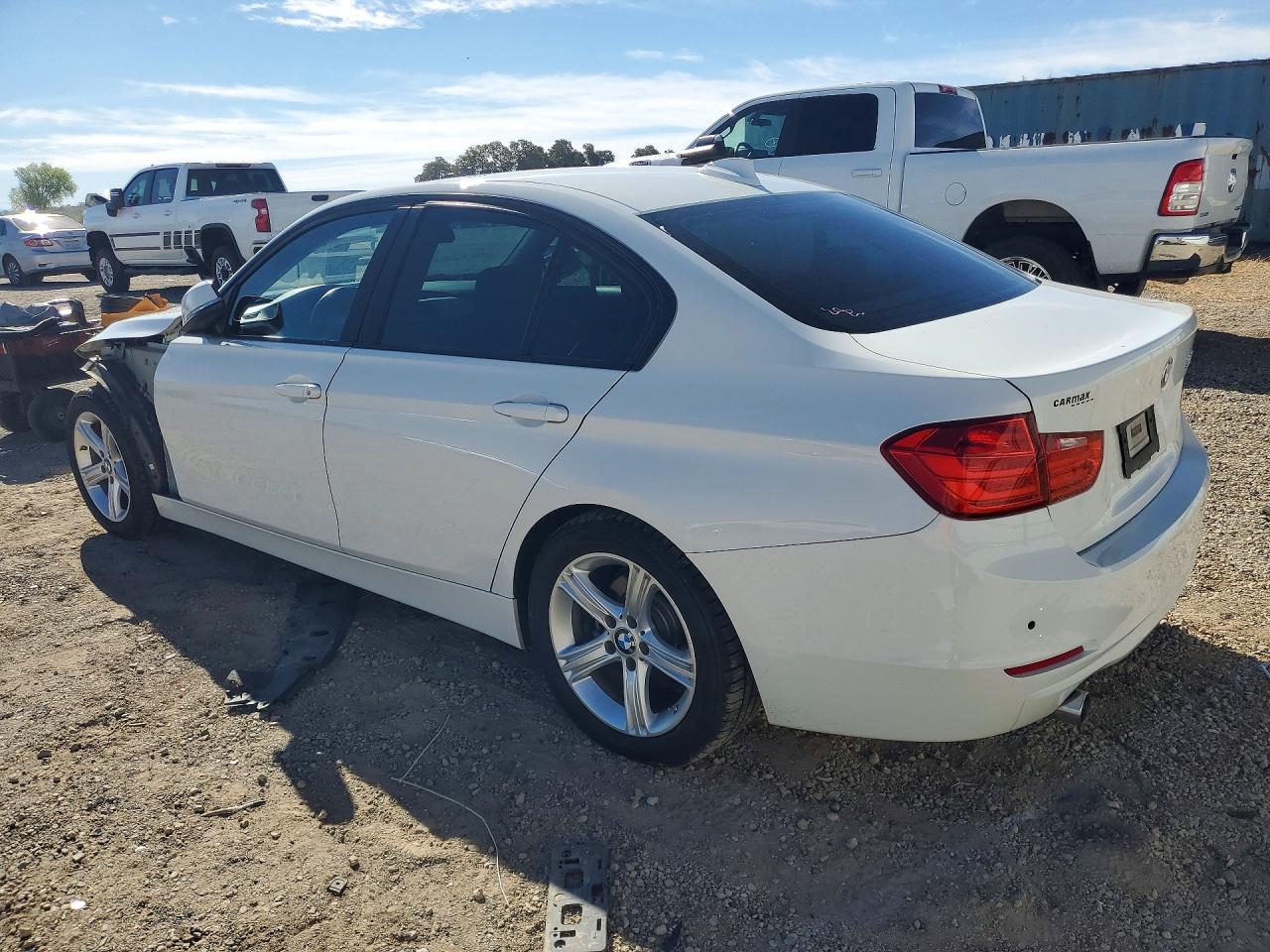 2015 BMW 320 I — снимка 2