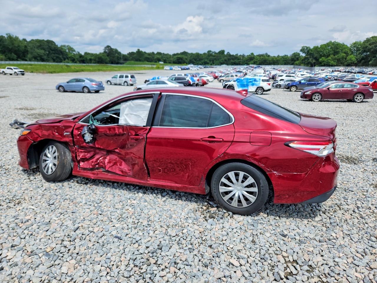 2019 TOYOTA CAMRY LE — снимка 2