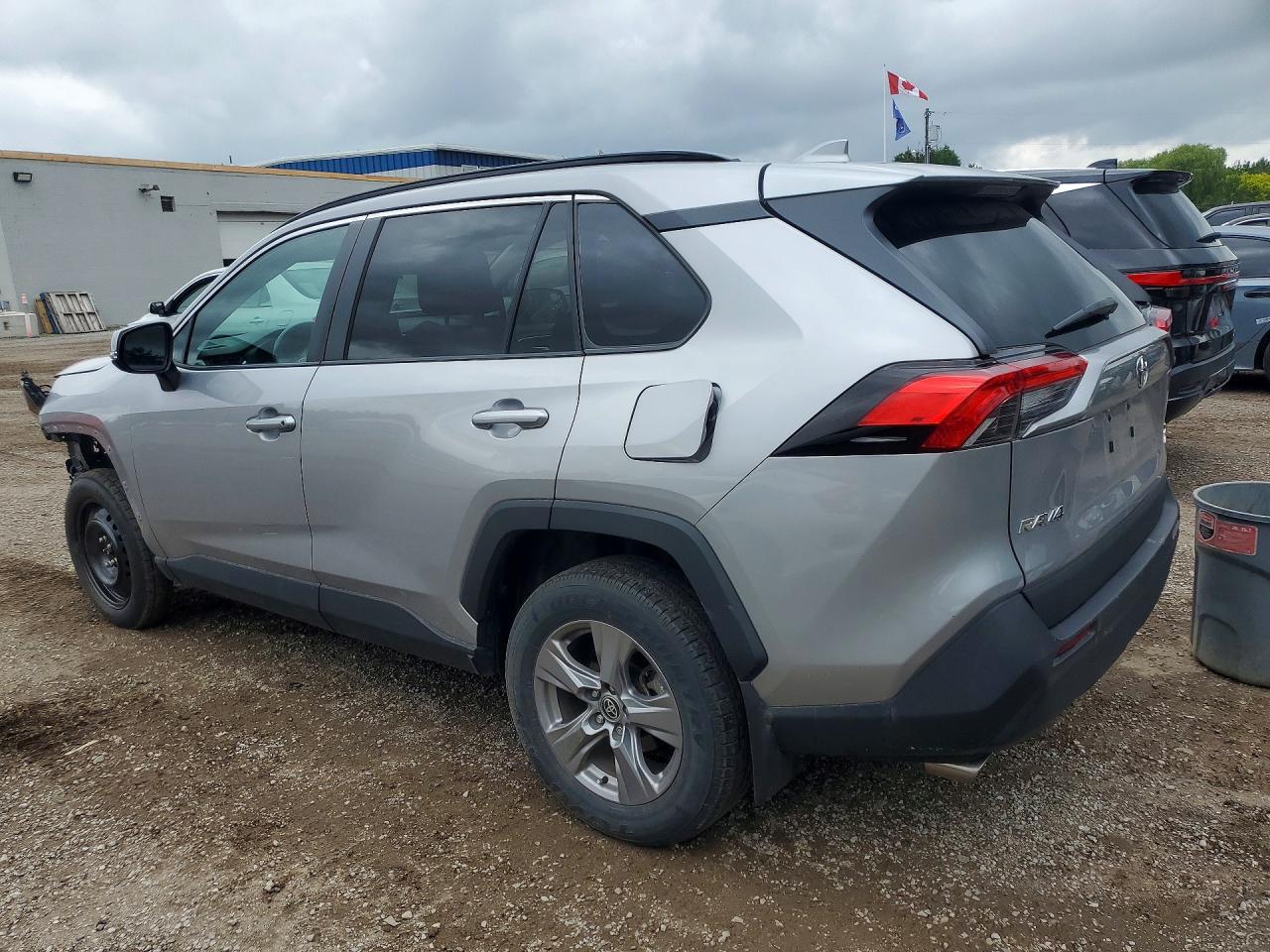 2022 TOYOTA RAV4 XLE — снимка 2