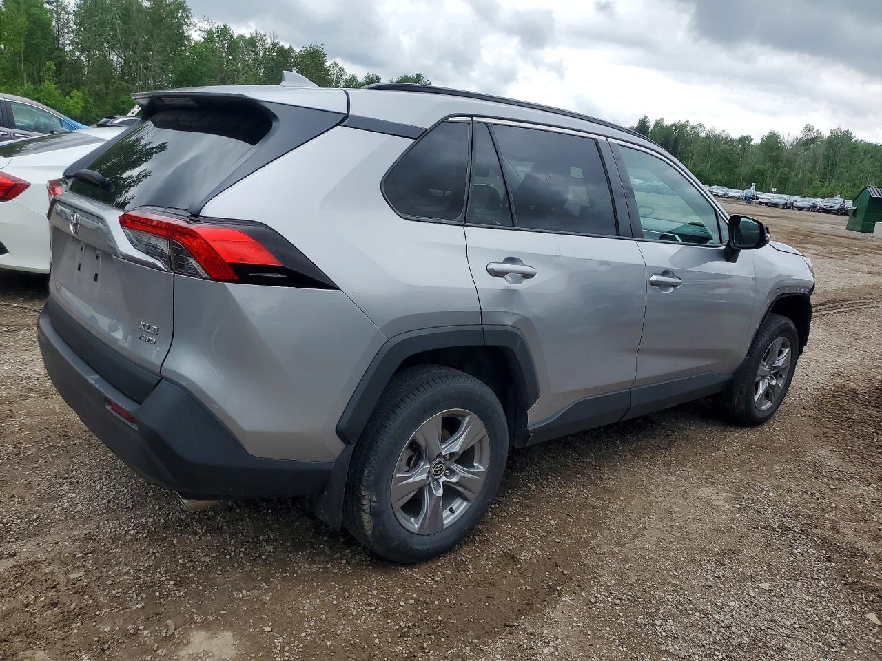 2022 TOYOTA RAV4 XLE — снимка 3