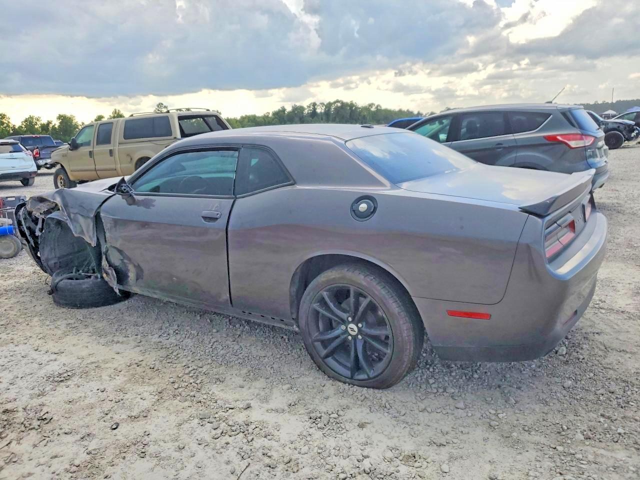2018 DODGE CHALLENGER SXT — снимка 2