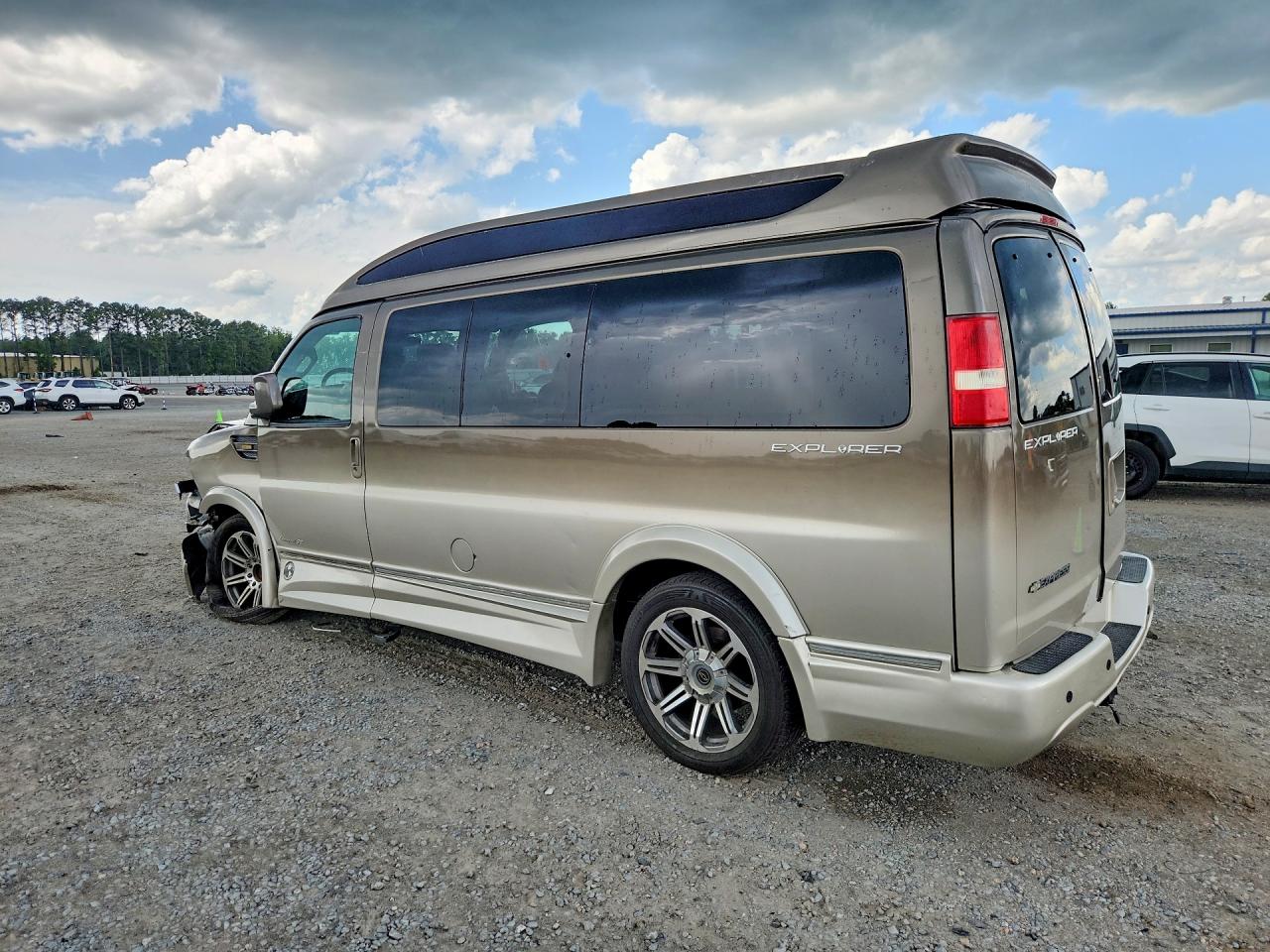 2017 CHEVROLET EXPRESS G2500 — снимка 2