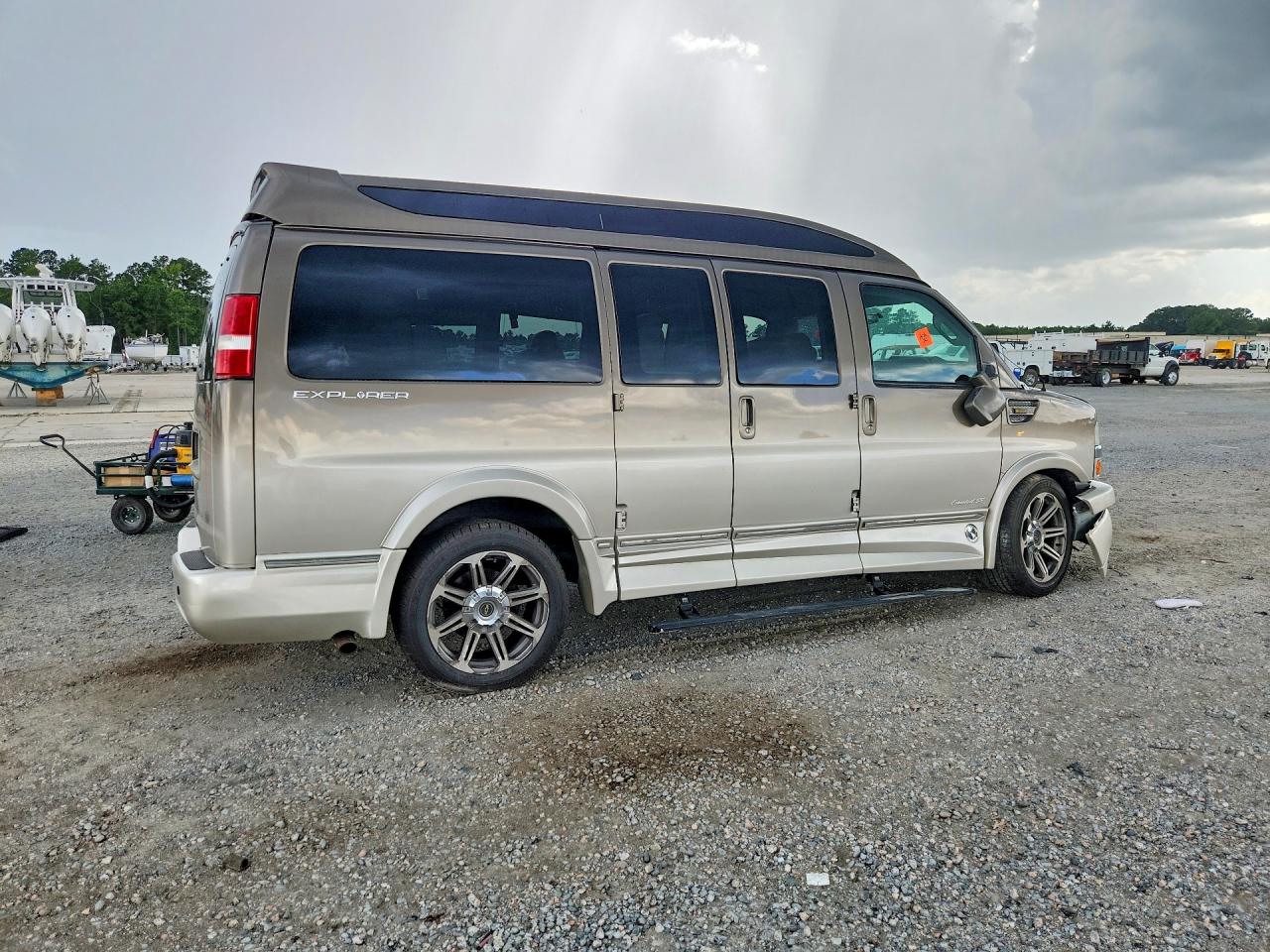2017 CHEVROLET EXPRESS G2500 — снимка 3