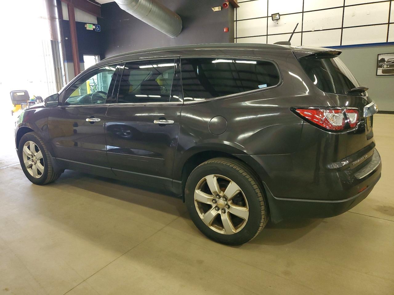 2017 CHEVROLET TRAVERSE LT — снимка 2