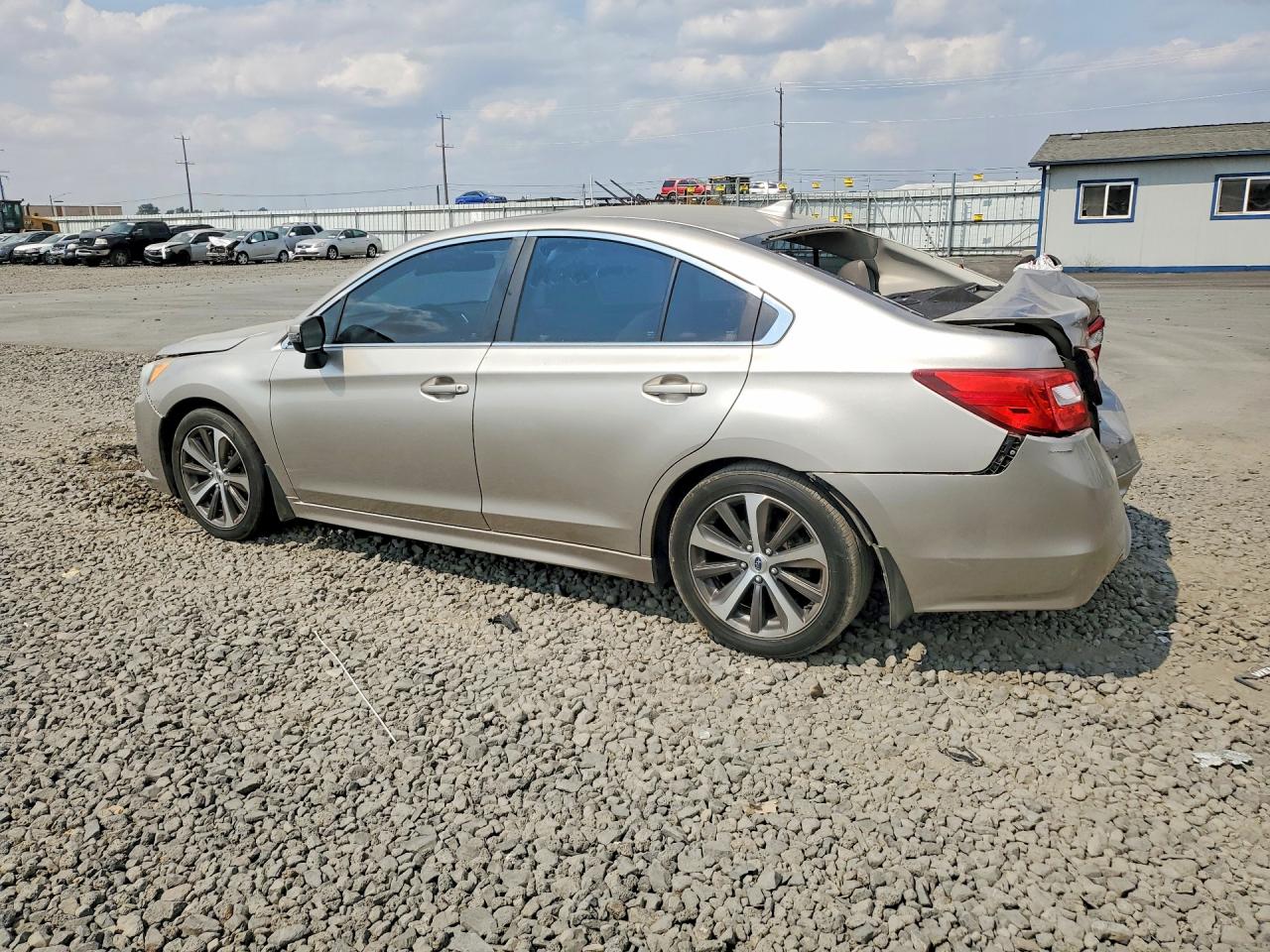 2016 SUBARU LEGACY 3.6R LIMITED — снимка 2