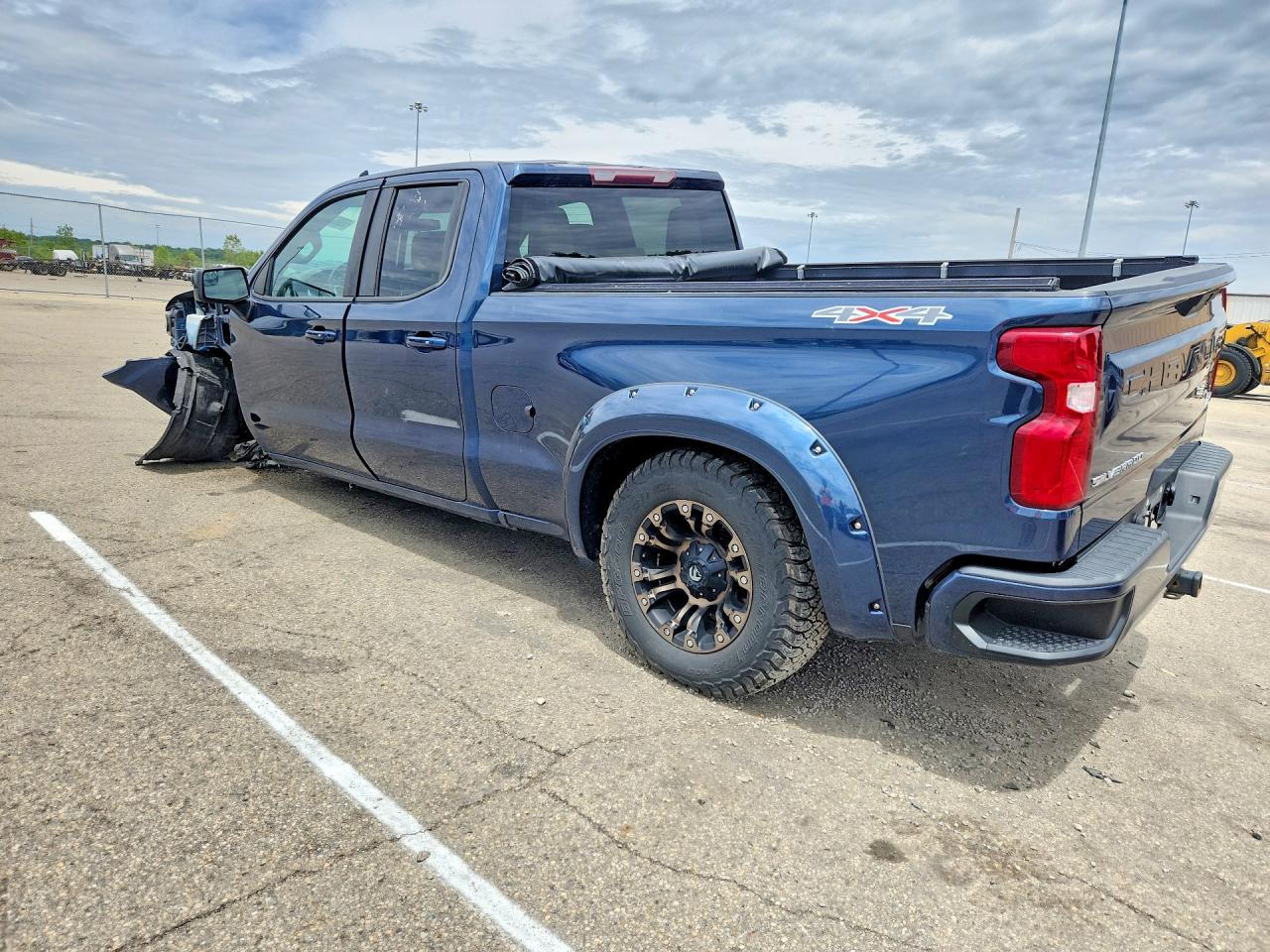 2019 CHEVROLET SILVERADO K1500 RST — снимка 2