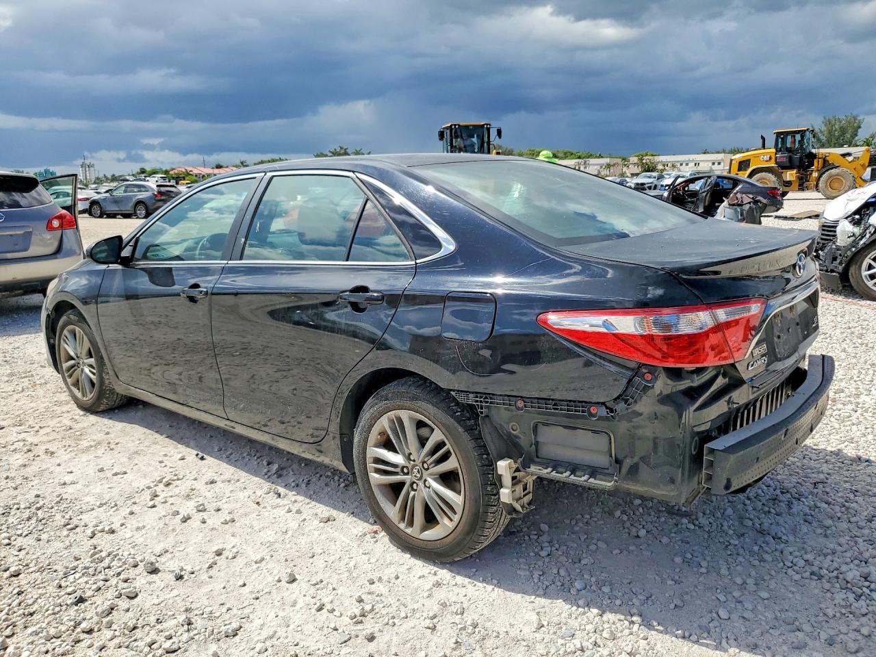 2016 TOYOTA CAMRY SE — снимка 2
