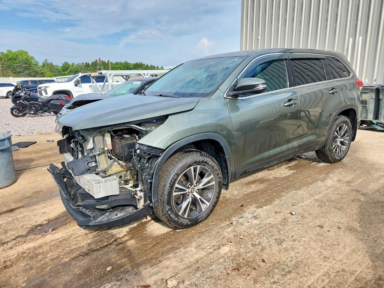 2019 TOYOTA HIGHLANDER LE