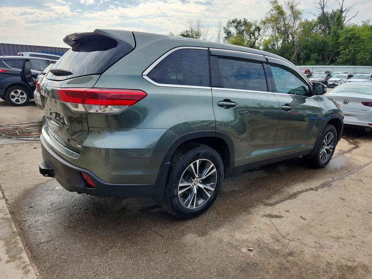 2019 TOYOTA HIGHLANDER LE — снимка 3