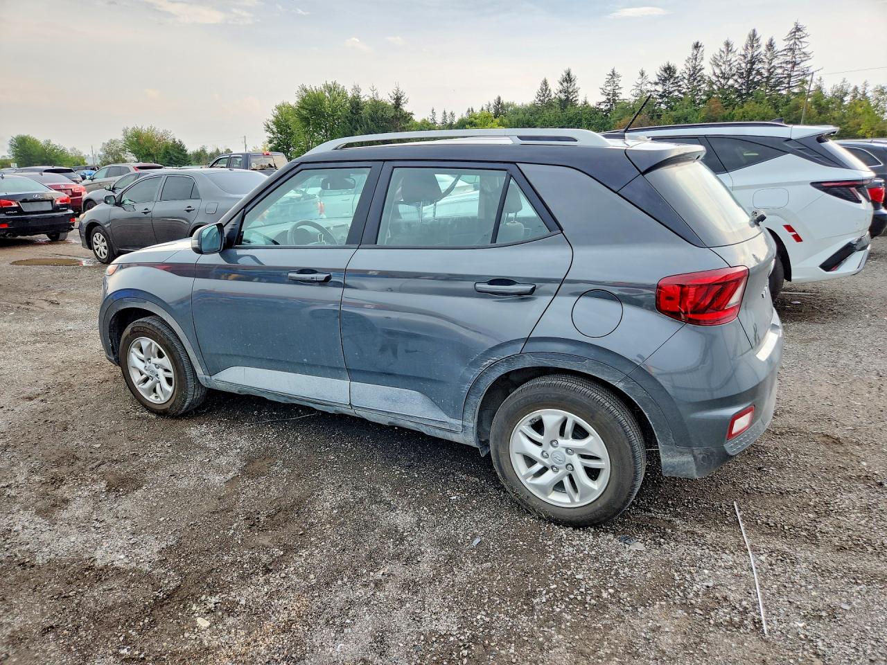 2025 HYUNDAI VENUE SE — снимка 2