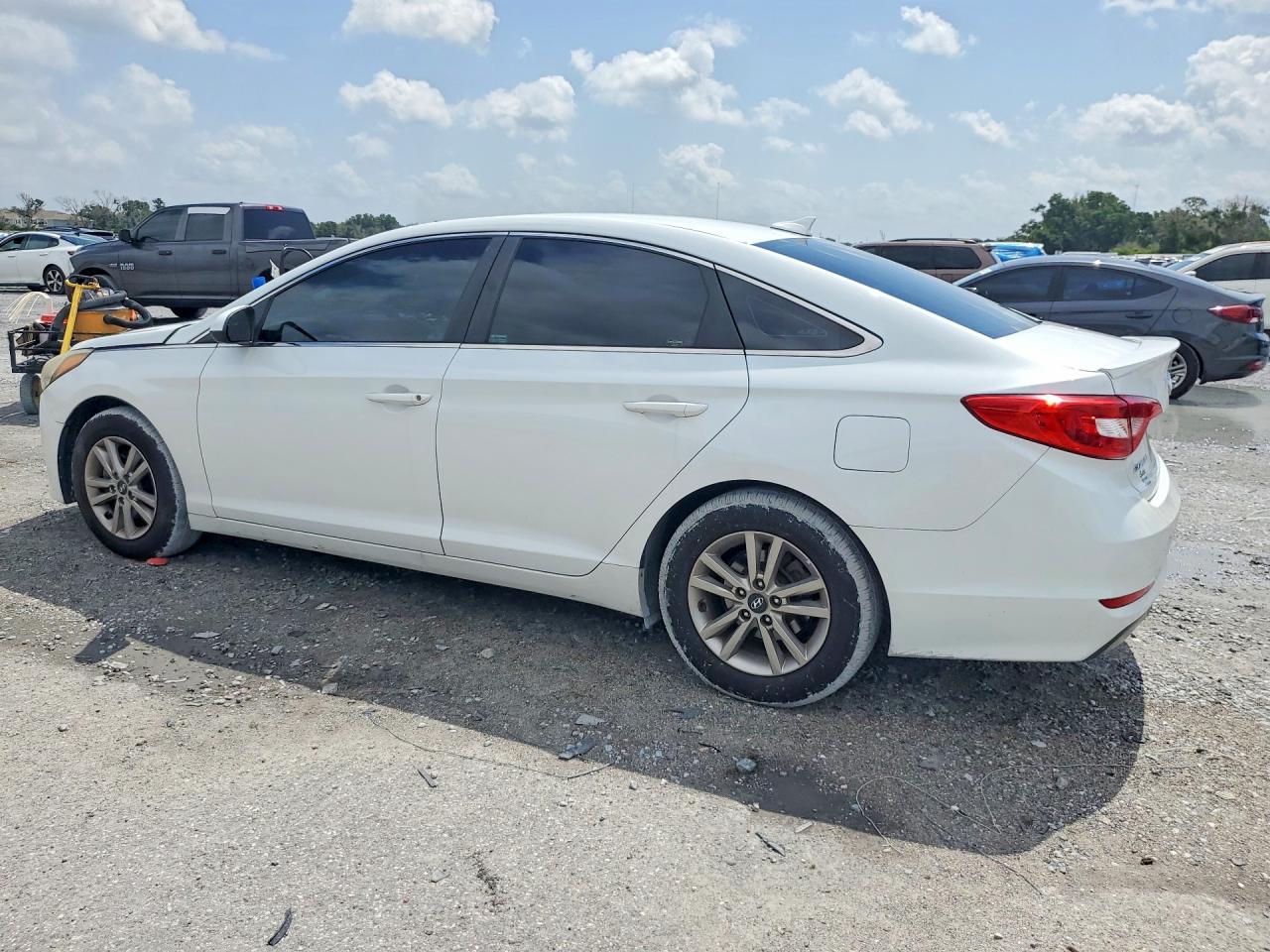 2015 HYUNDAI SONATA SE — снимка 2