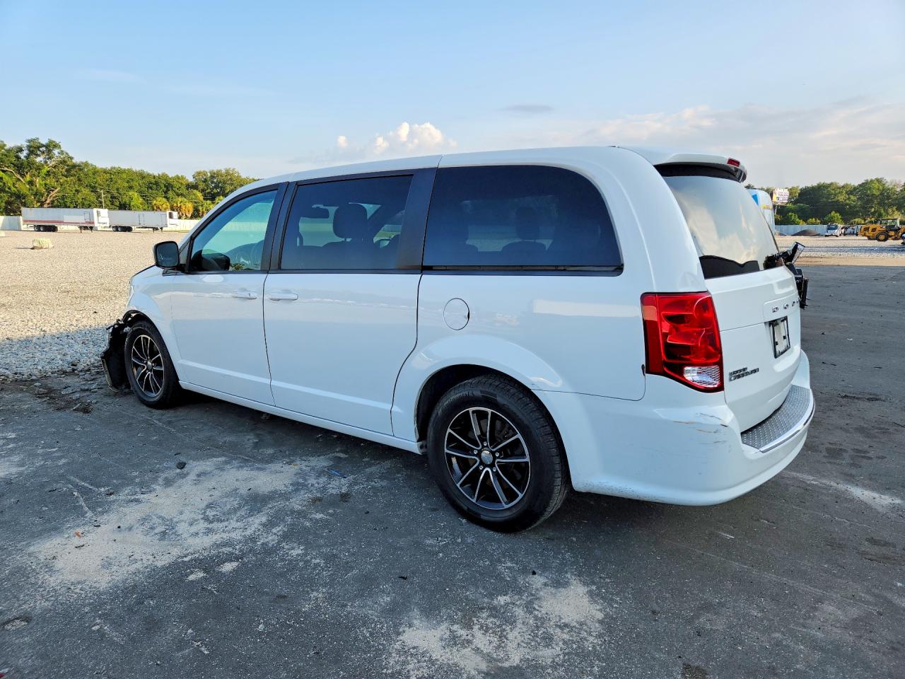 2019 DODGE GRAND CARAVAN GT — снимка 2