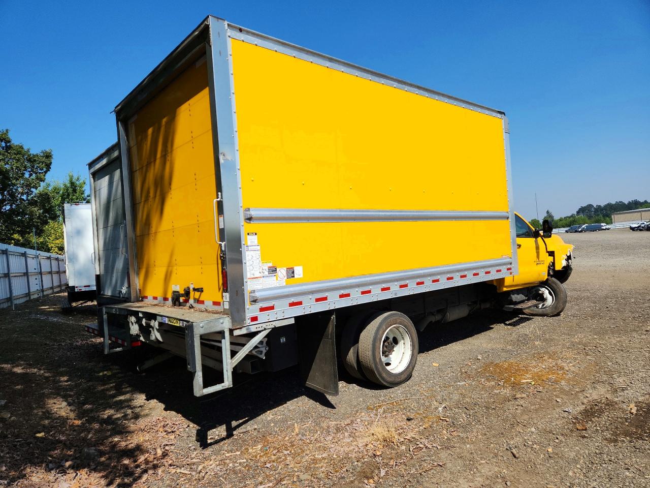 2022 CHEVROLET SILVERADO MEDIUM DUTY — снимка 3