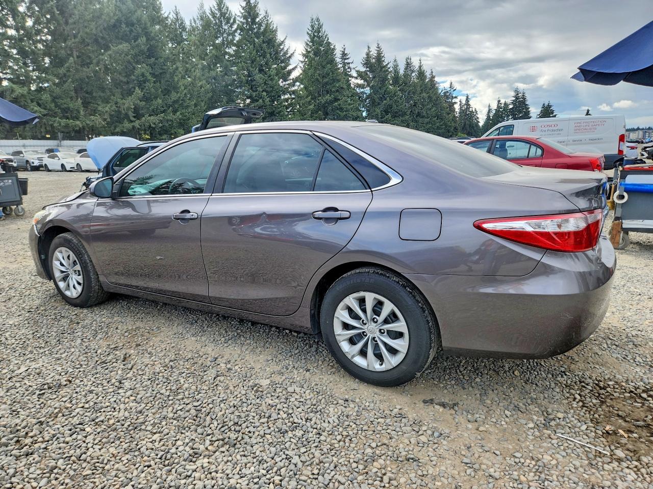 2016 TOYOTA CAMRY LE — снимка 2