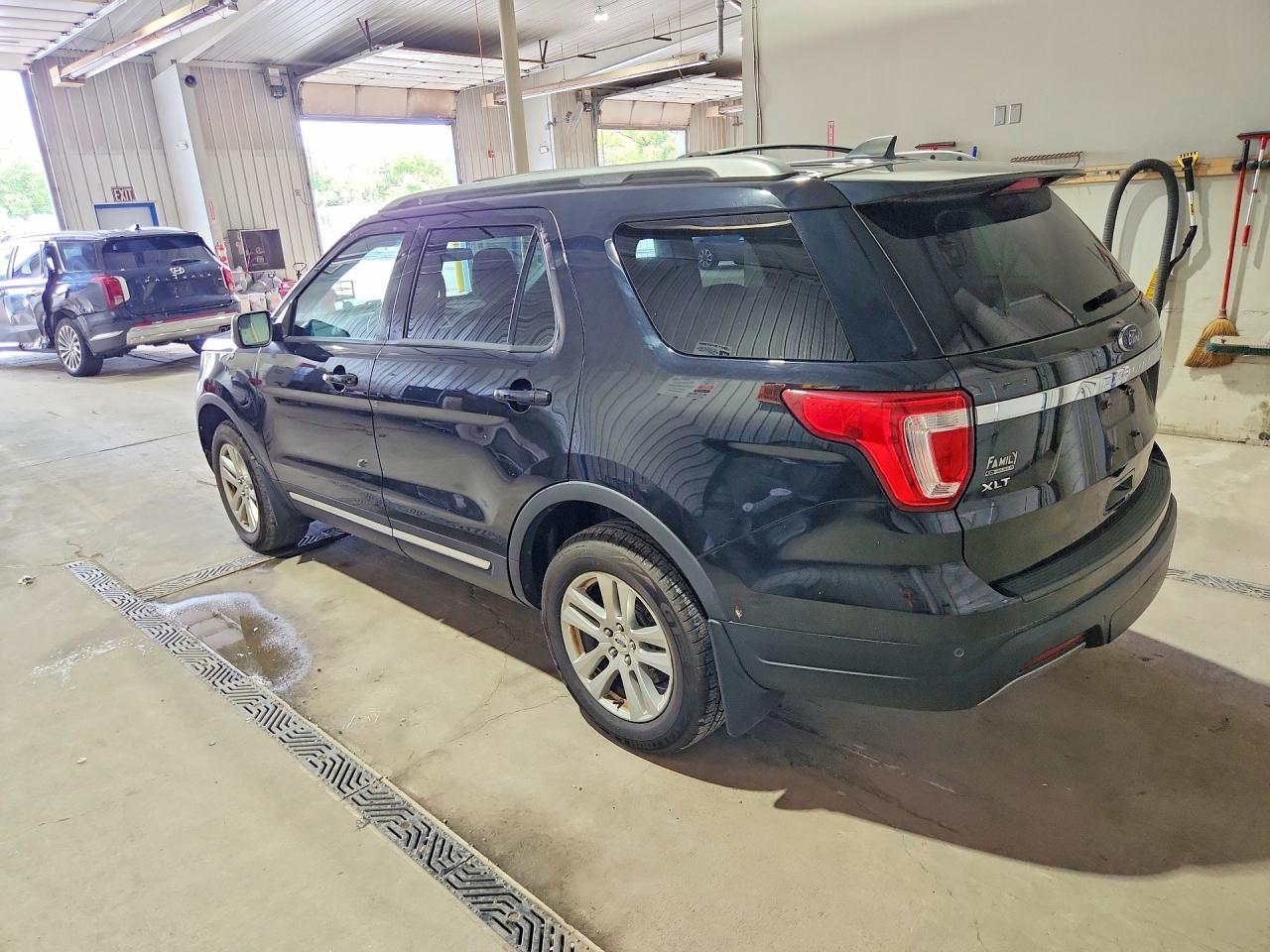 2019 FORD EXPLORER XLT — снимка 2