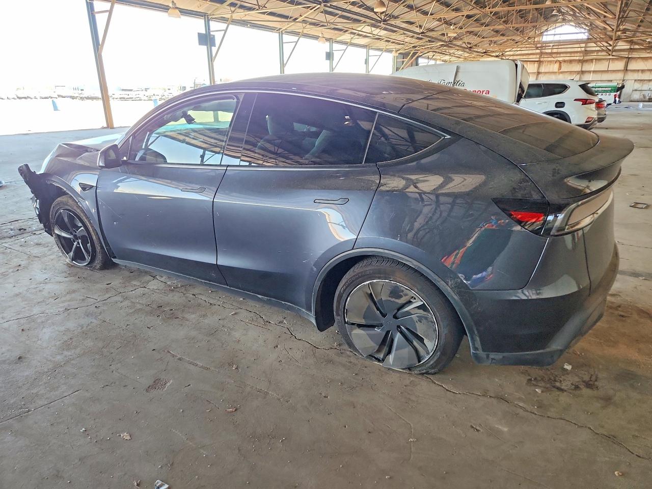 2026 TESLA MODEL Y — снимка 2