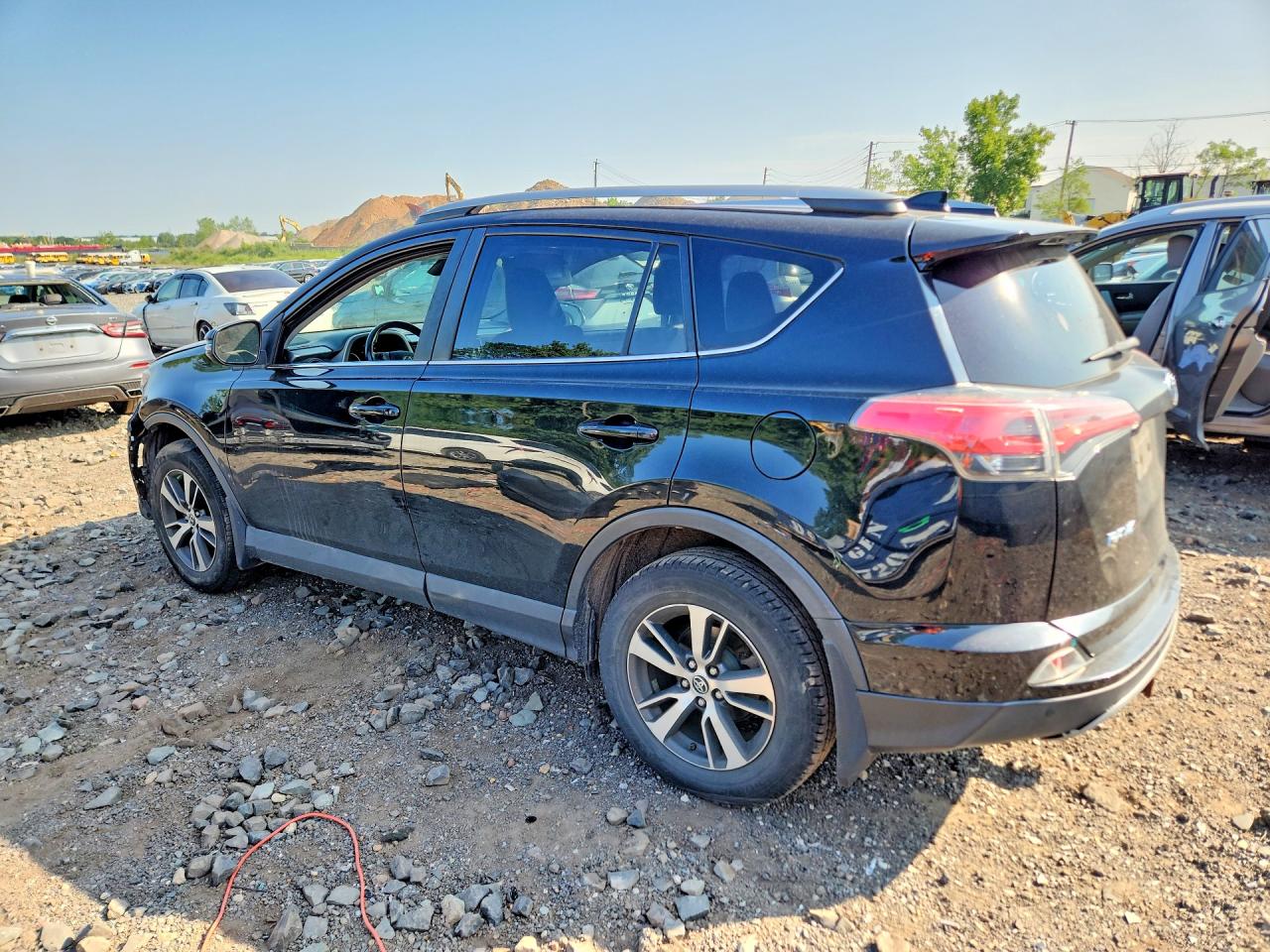 2017 TOYOTA RAV4 XLE — снимка 2