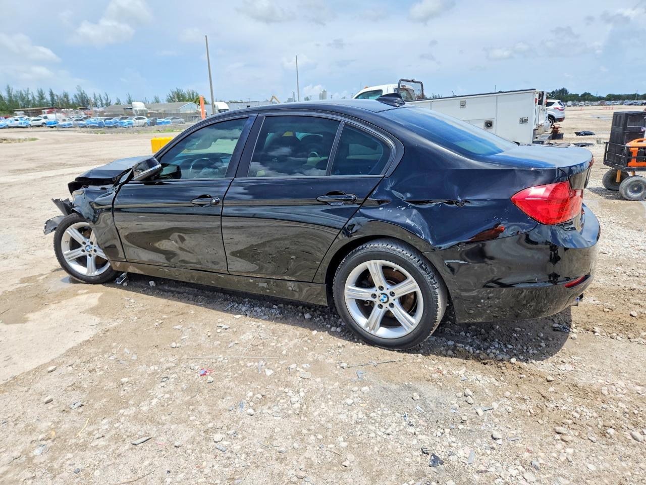 2014 BMW 328 I — снимка 2