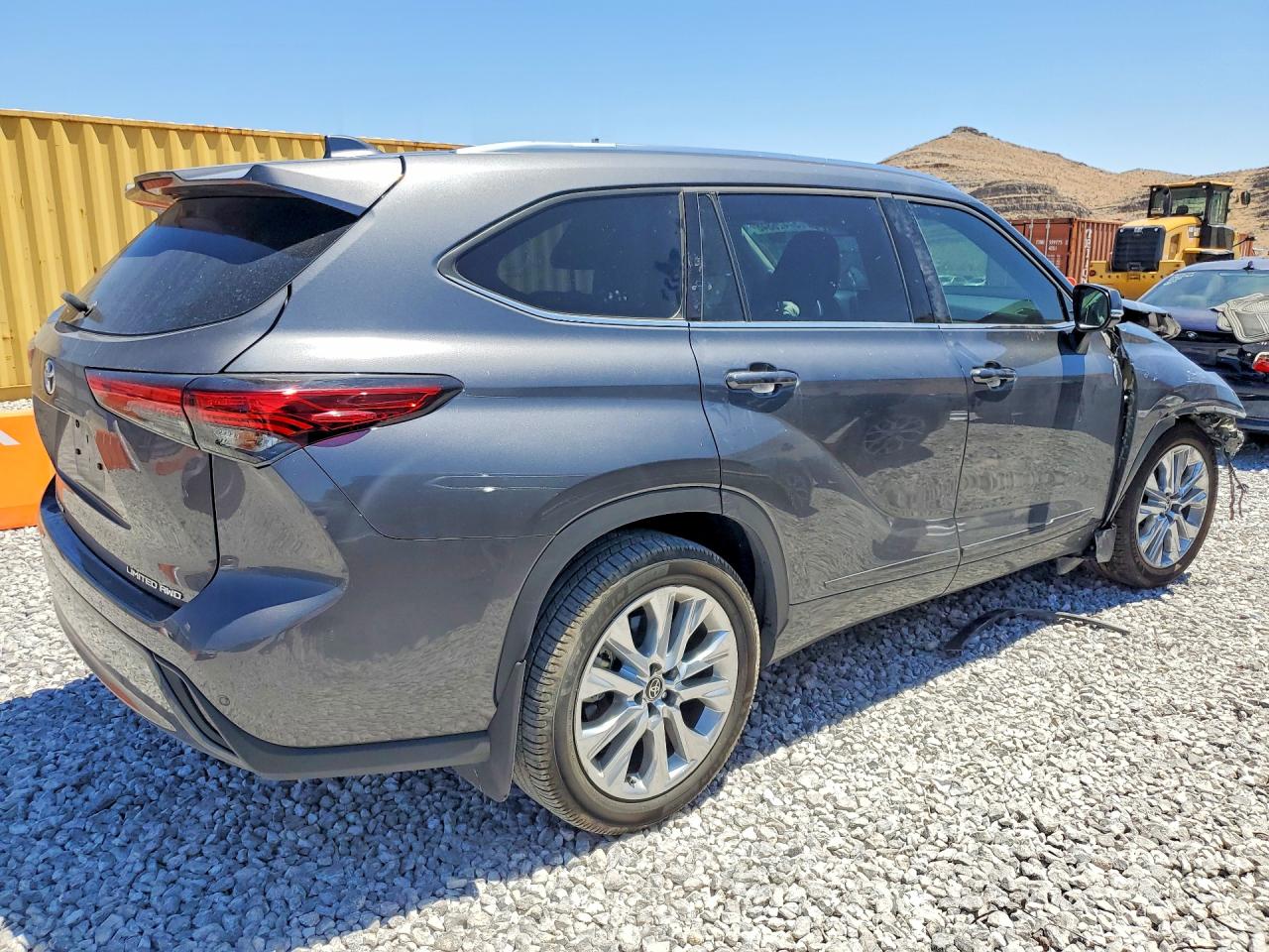 2022 TOYOTA HIGHLANDER LIMITED — снимка 3