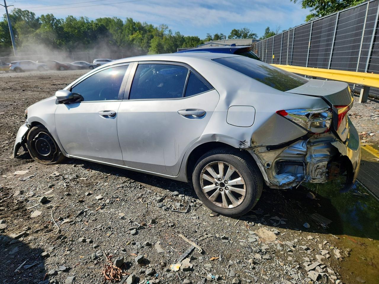 2015 TOYOTA COROLLA LE — снимка 2