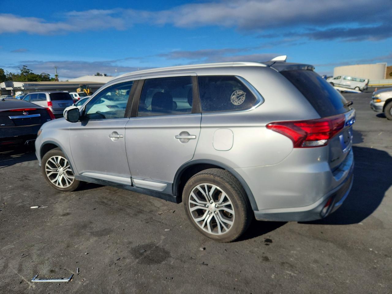 2018 MITSUBISHI OUTLANDER SE — снимка 2