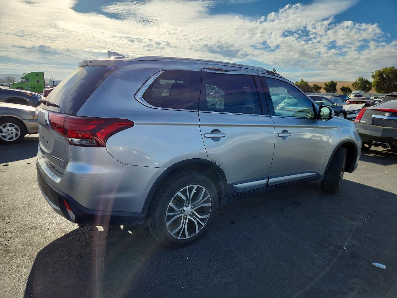 2018 MITSUBISHI OUTLANDER SE — снимка 3