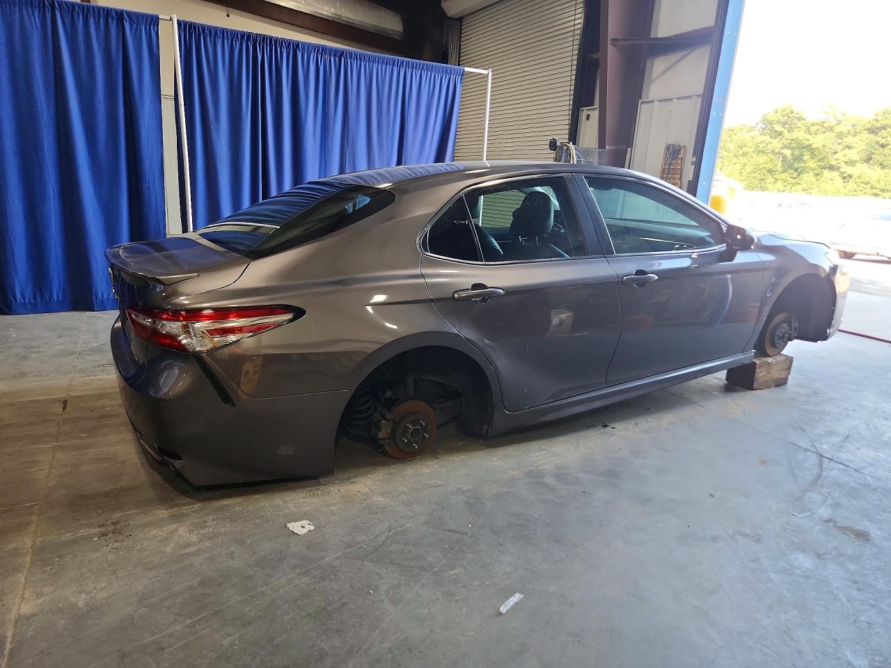 2018 TOYOTA CAMRY SE — снимка 3